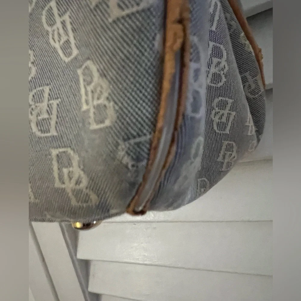 Dooney and Burke project bag smoker friendly - Picture 11 of 12